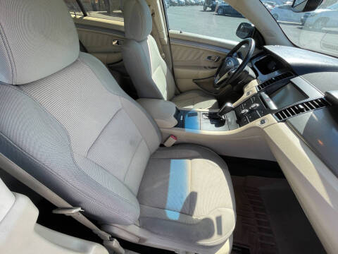 2015 Ford Taurus SEL