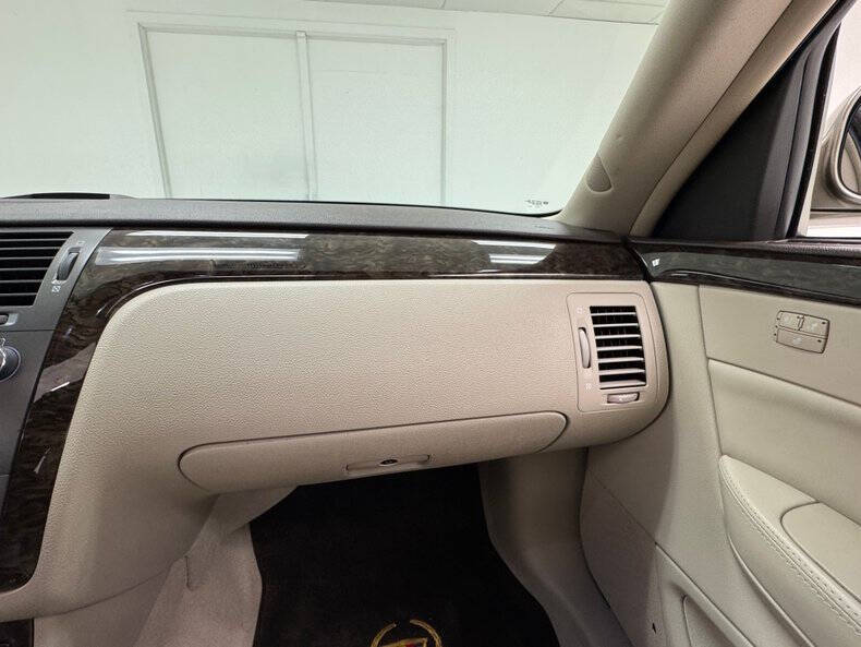 2010 Cadillac DTS Luxury Collection