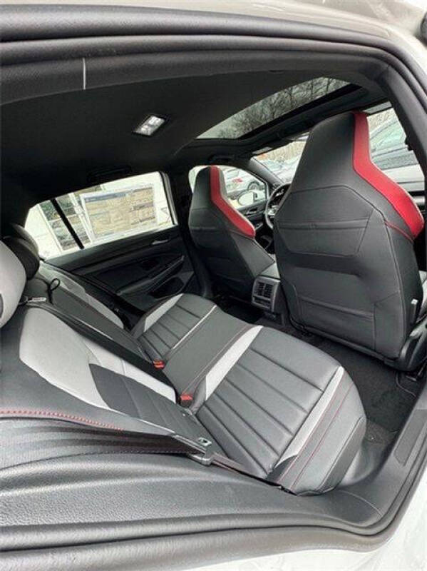 2024 Volkswagen Golf GTI SE