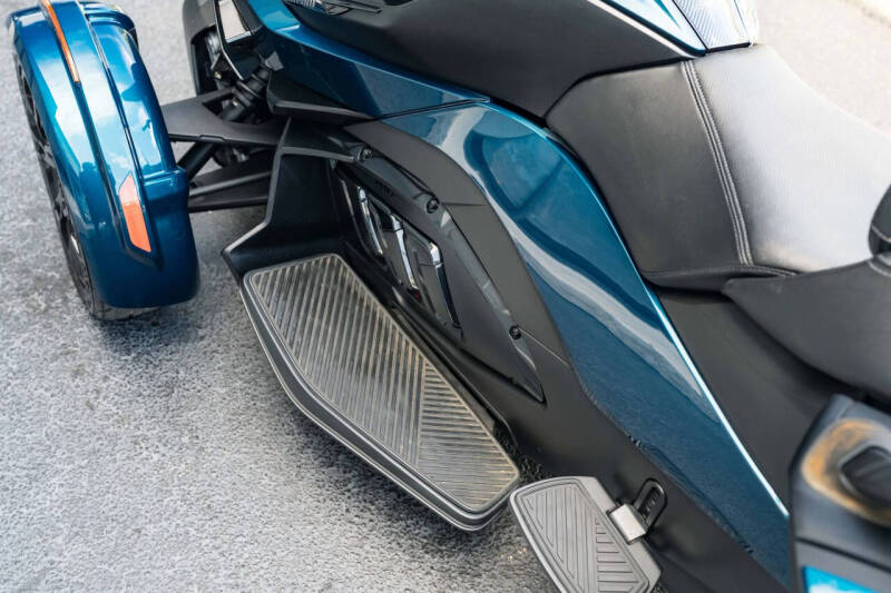 2022 Can-Am Spyder RT SE6