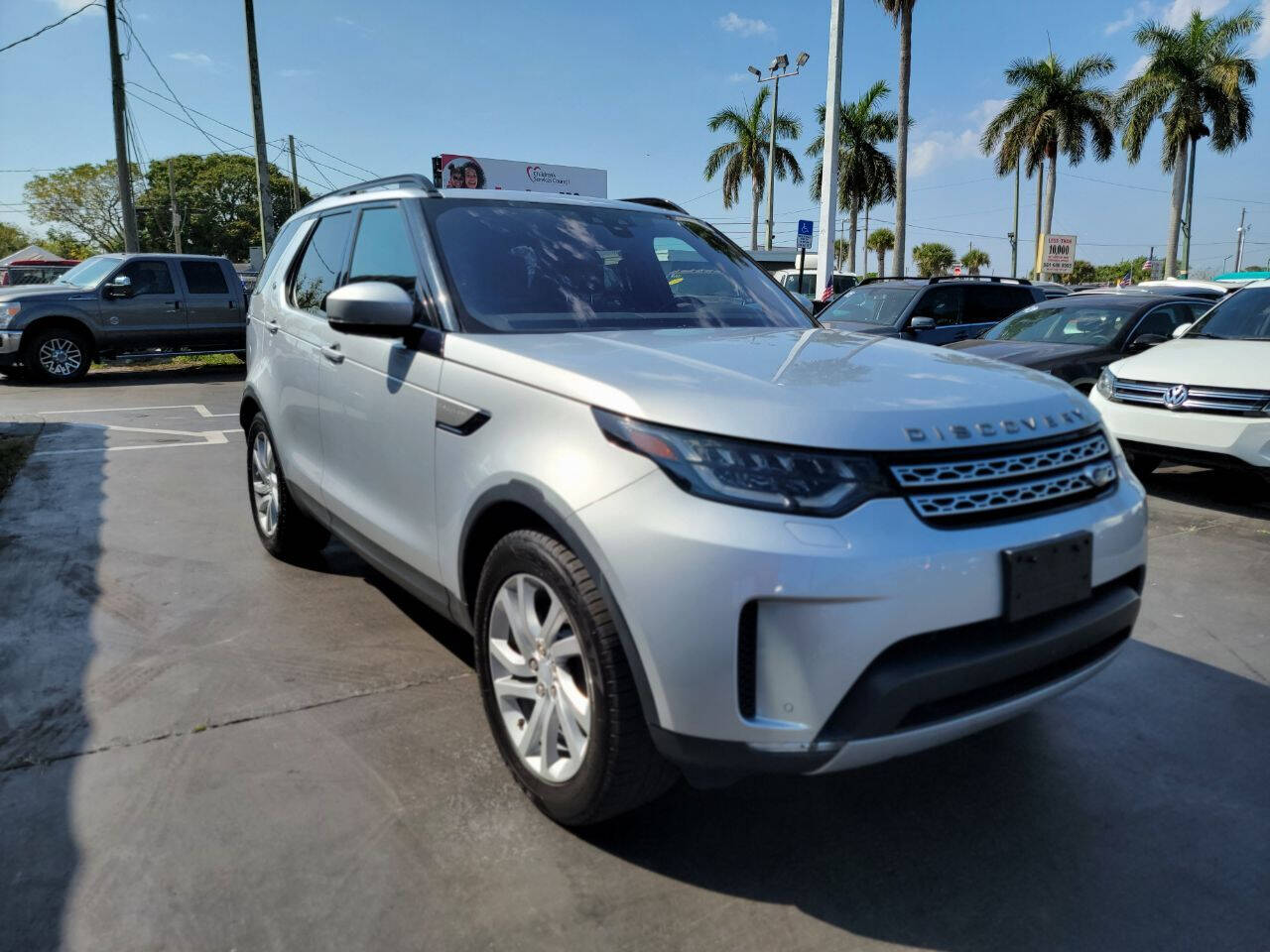 2017 Land Rover Discovery  - $29,900