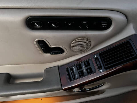 1999 Oldsmobile Aurora