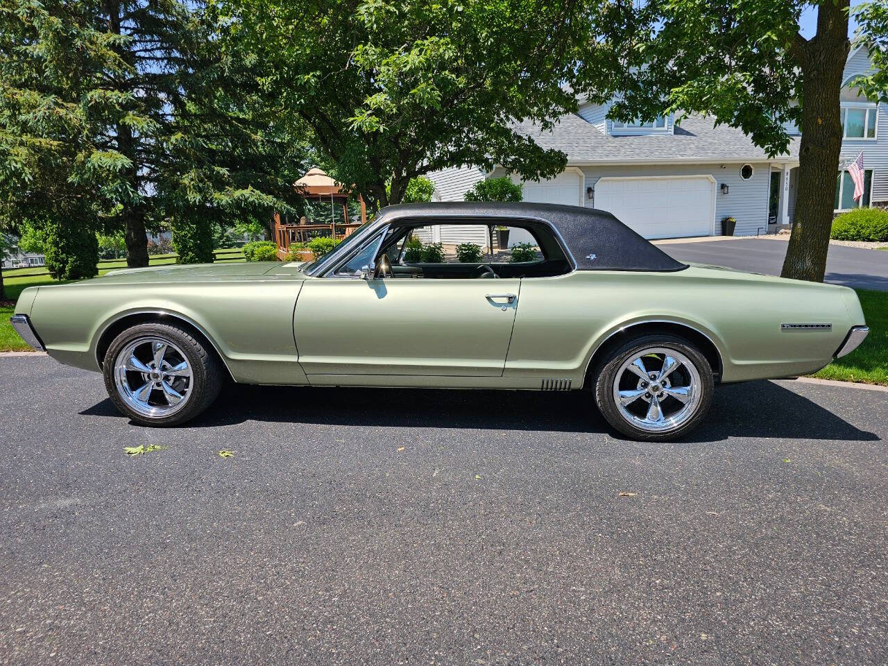 1967 Mercury Cougar XR7 10