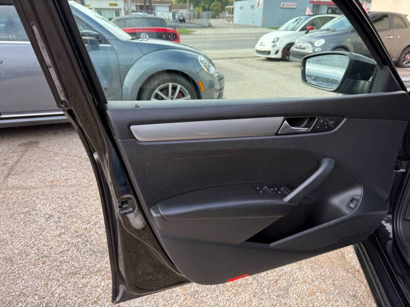 2014 Volkswagen Passat 1.8T S PZEV