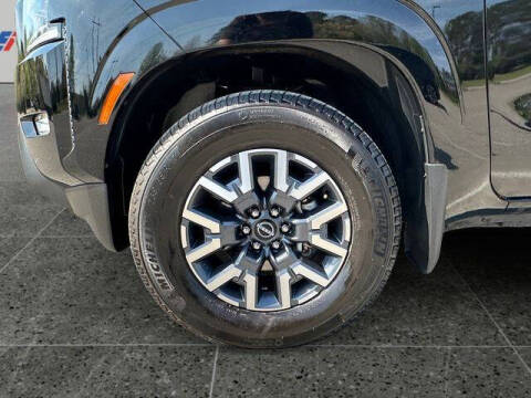 2024 Nissan Frontier SL