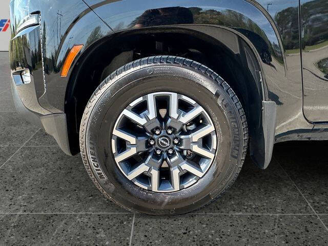 2024 Nissan Frontier SL