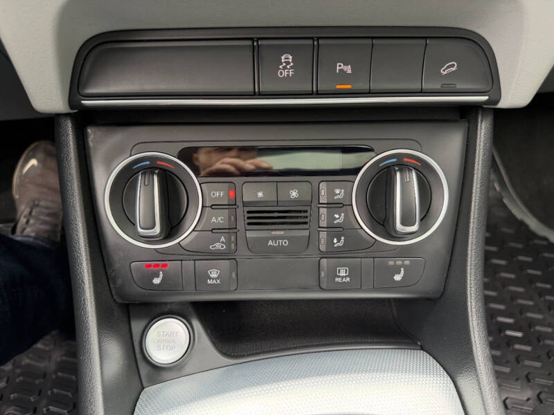 2016 Audi Q3 2.0T quattro Prestige