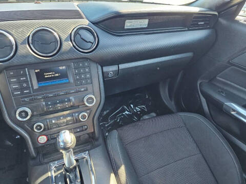 2017 Ford Mustang V6