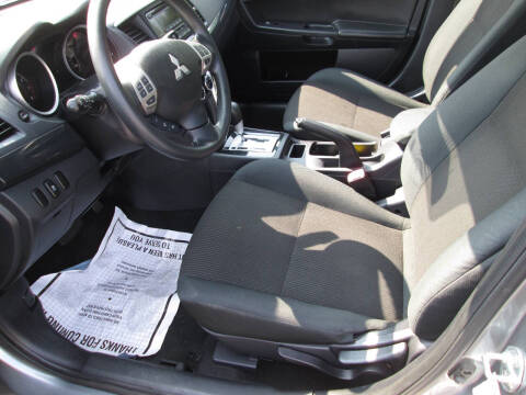 2016 Mitsubishi Lancer ES