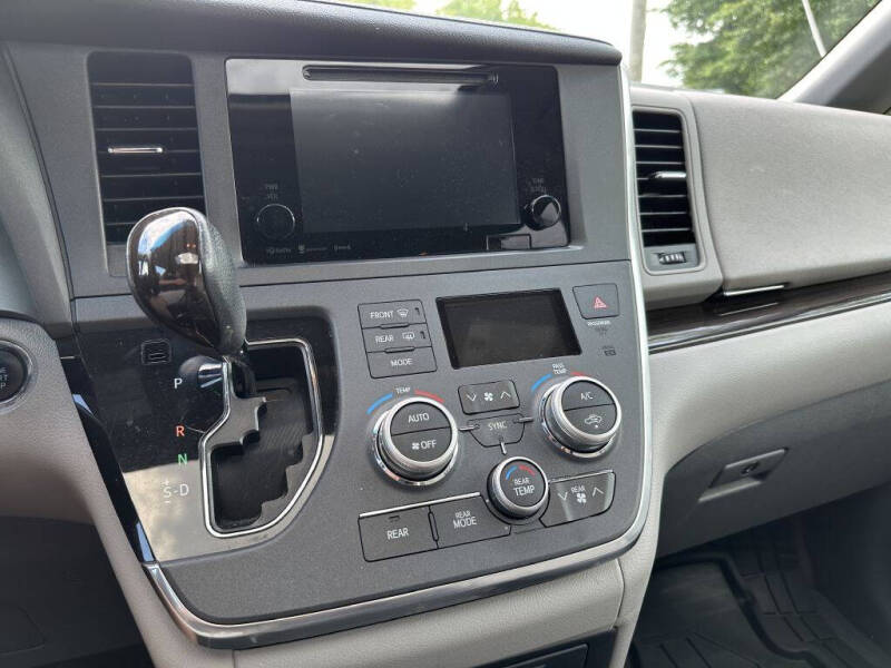 2017 Toyota Sienna
