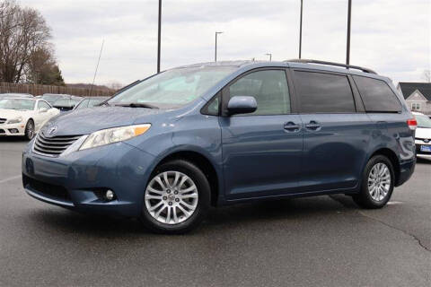 2014 Toyota Sienna XLE 8-Passenger