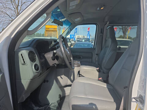 2014 Ford E-Series E-350 SD XL