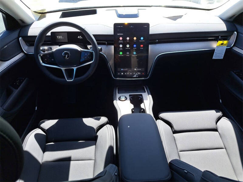 2025 Volvo EX90 Twin Performance Plus 6P