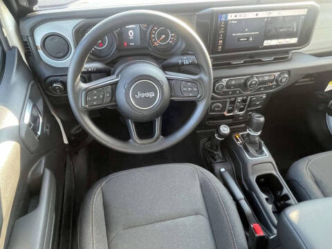 2025 Jeep Gladiator Sport