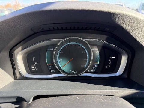 2015 Volvo V60 Cross Country T5