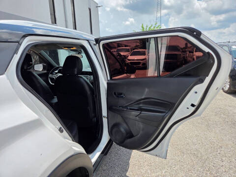 2020 Nissan Kicks SR
