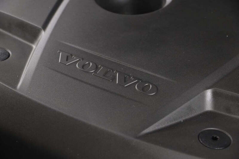 2022 Volvo XC90 T6 Momentum 7-Passenger