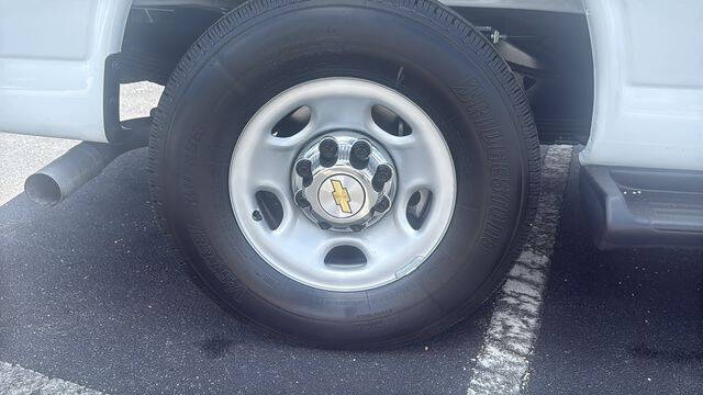 2025 Chevrolet Express LT 3500