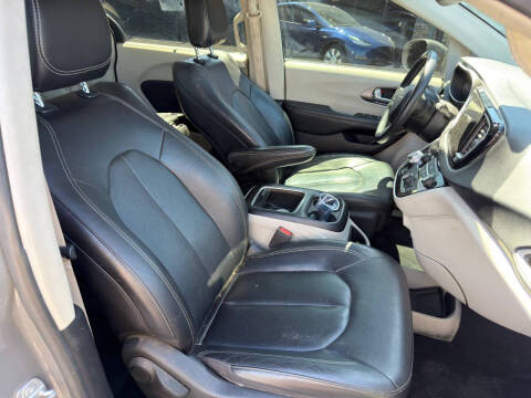 2022 Chrysler Pacifica Touring L