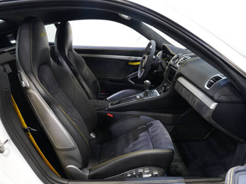 2016 Porsche Cayman GT4