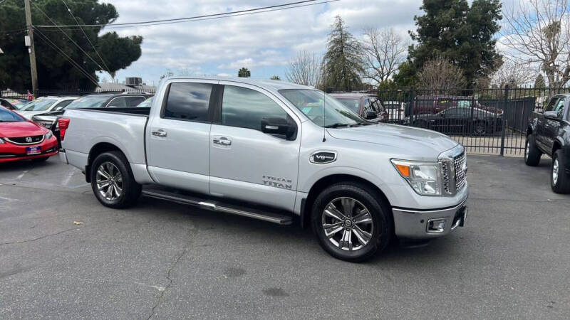 2017 Nissan Titan