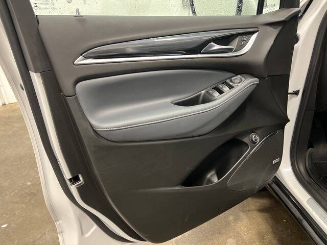 2022 Buick Enclave Essence