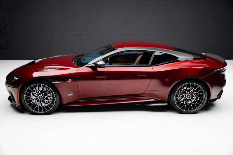 2023 Aston Martin DBS