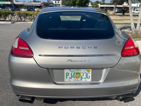 2011 Porsche Panamera 4