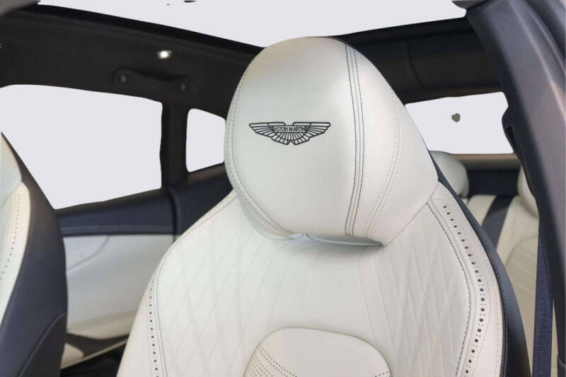 2024 Aston Martin DBX