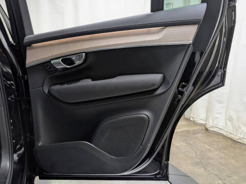 2025 Volvo XC90 B5 Plus Bright Theme 7P