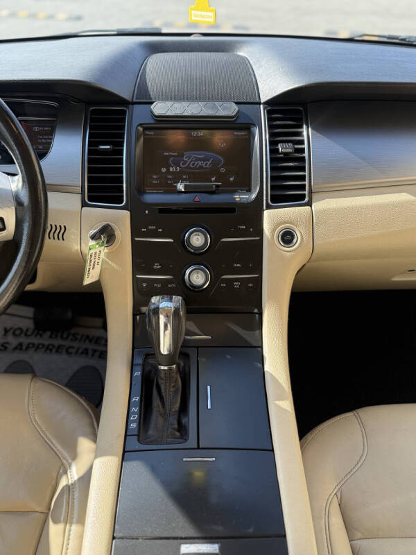 2013 Ford Taurus SEL