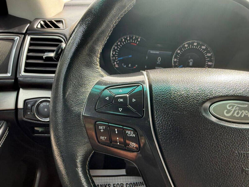 2017 Ford Explorer Platinum