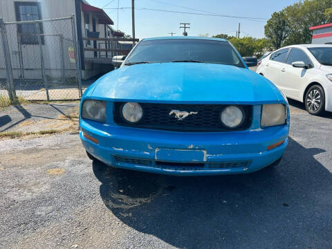 2005 Ford Mustang for sale at Singleton Auto Sales in Conway AR
