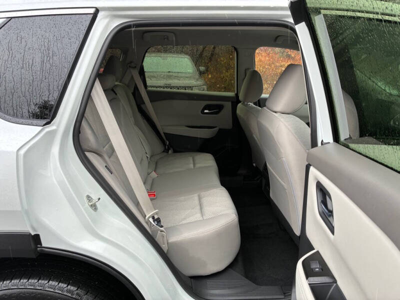 2025 Nissan Rogue SV