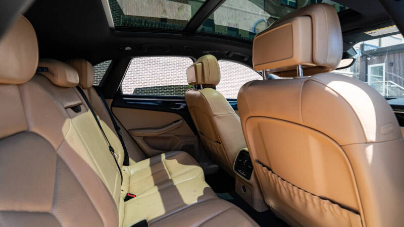2017 Porsche Macan