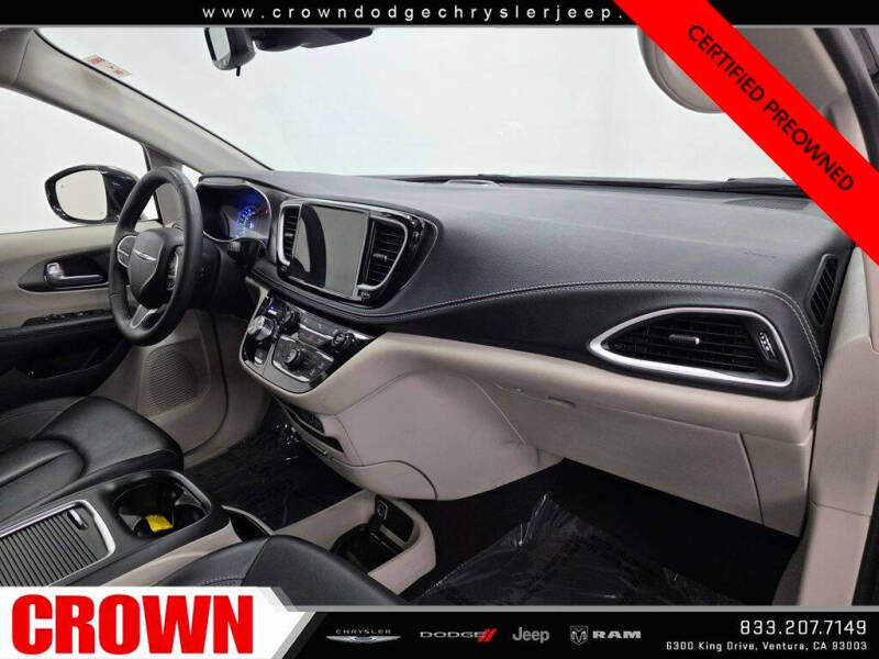 2024 Chrysler Pacifica Plug-In Hybrid Select