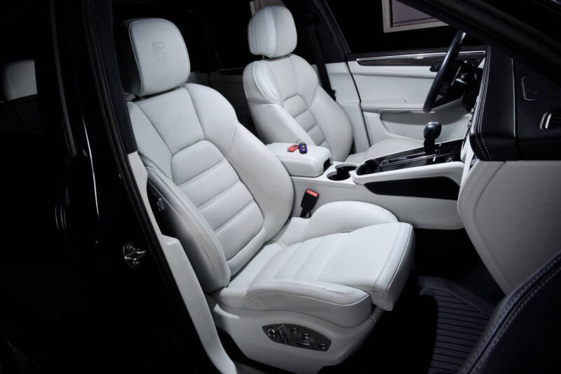 2022 Porsche Macan S