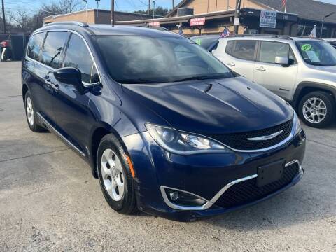2017 Chrysler Pacifica for sale at Safeen Motors in Garland TX