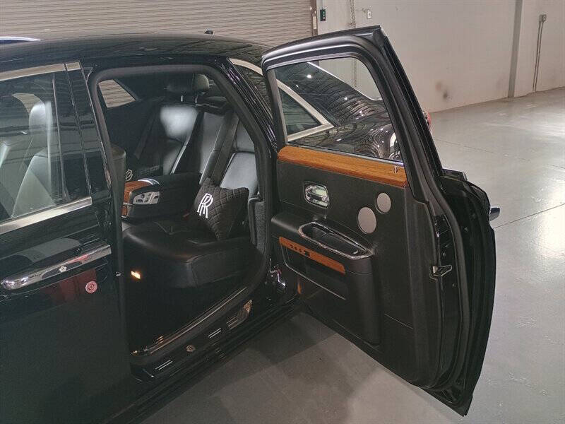 2010 Rolls-Royce Ghost 51