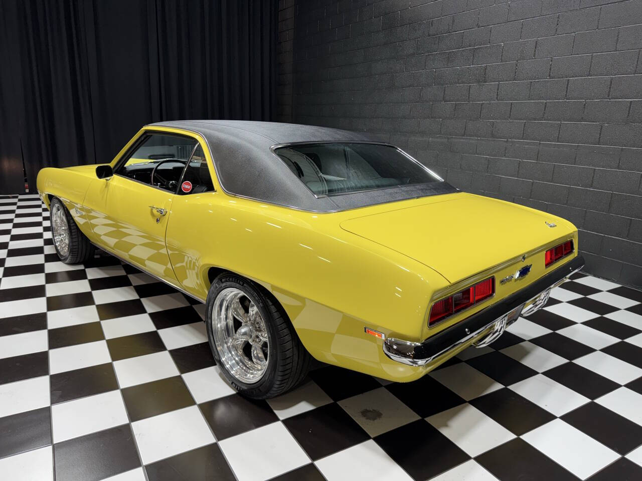 1969 Chevrolet Camaro 9