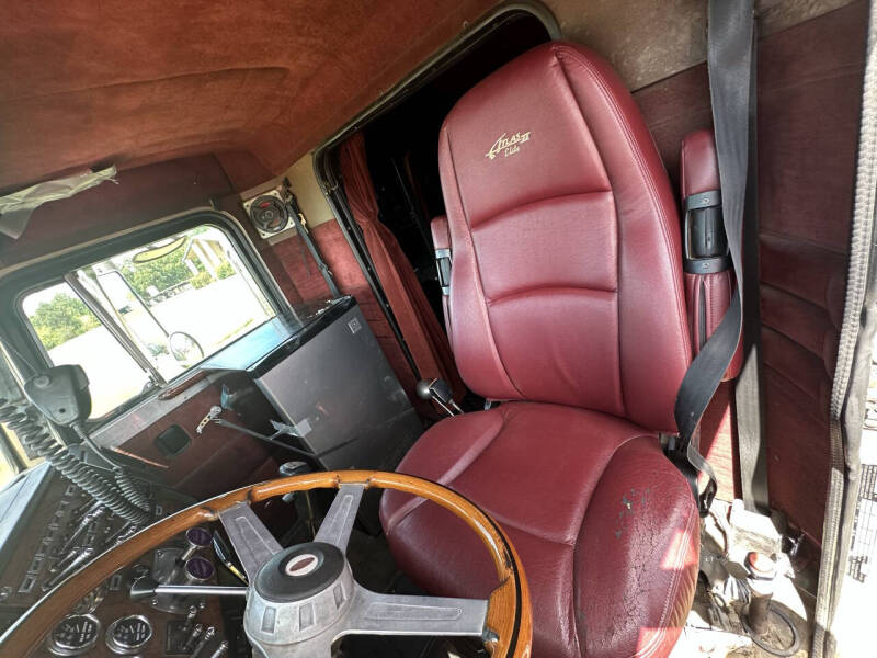 1990 Peterbilt 379