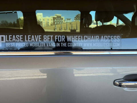 2016 Chrysler Town and Country Touring-L