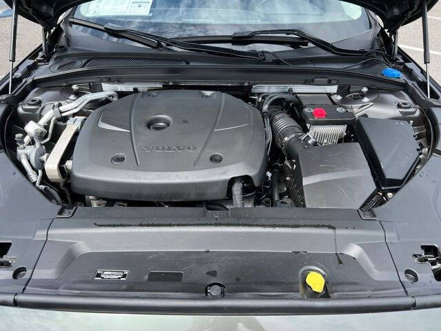 2020 Volvo V90 Cross Country T6