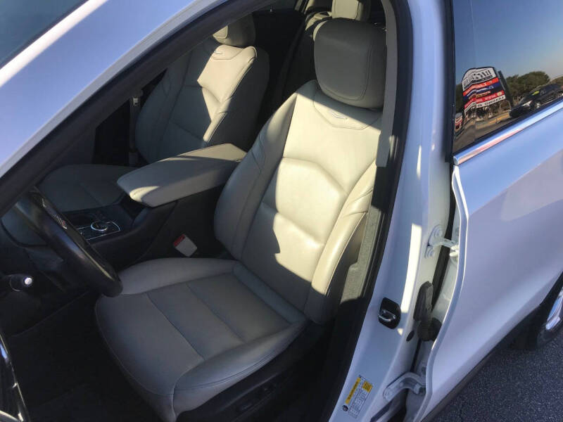 2023 Cadillac XT4 Luxury