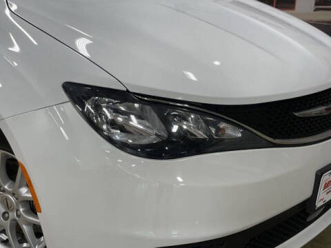 2021 Chrysler Voyager LX