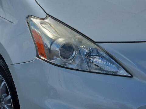 2014 Toyota Prius v Three
