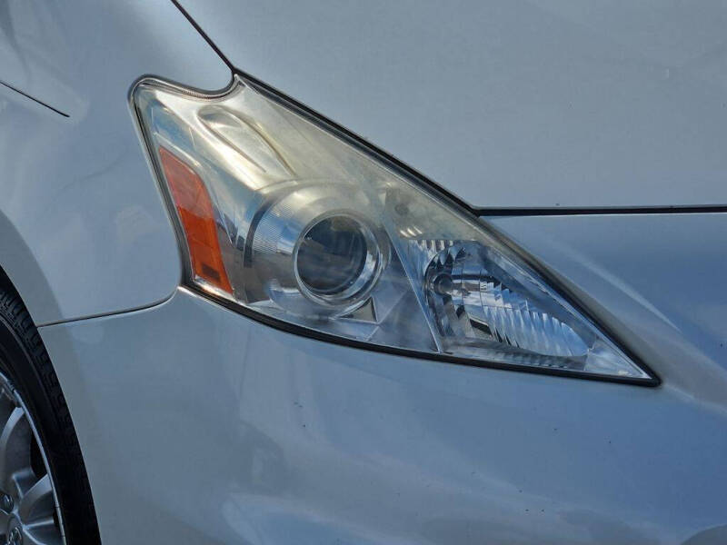 2014 Toyota Prius v Three