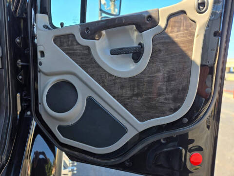 2007 Freightliner M2 106