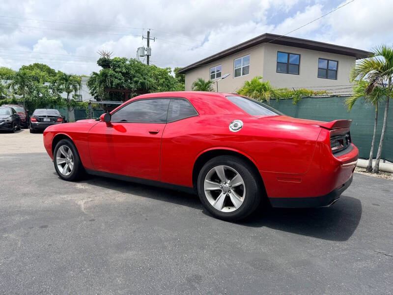 2021 Dodge Challenger SXT