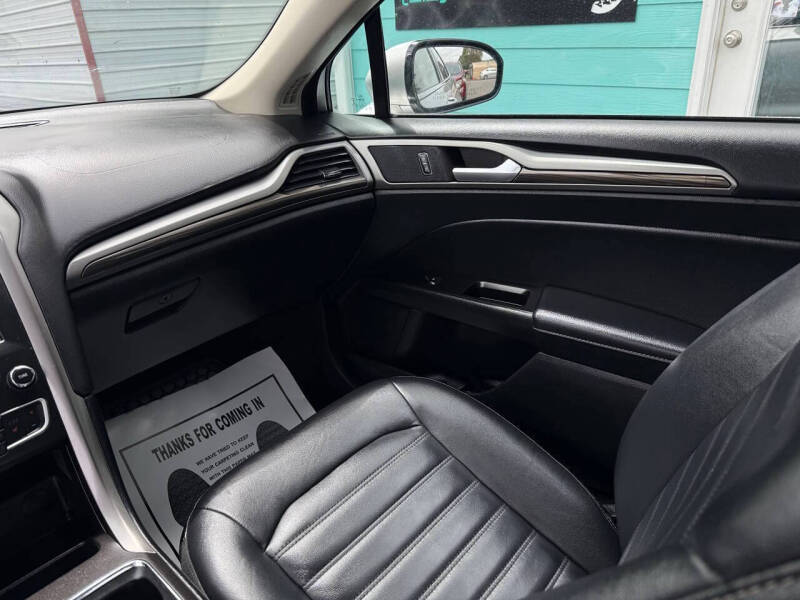 2017 Ford Fusion Energi SE Luxury